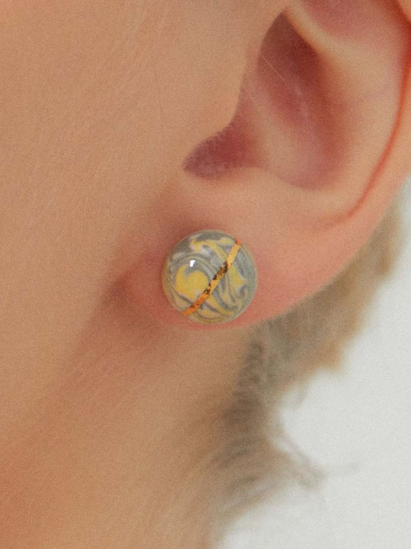 パントンデイリーラウンドマーブルピアス