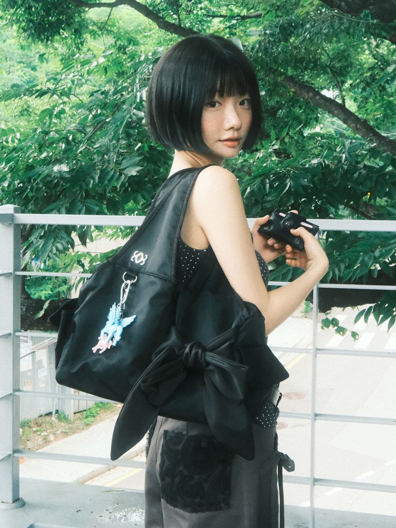 [Medium/Nylon] Bow Shoulder Bag (Black)