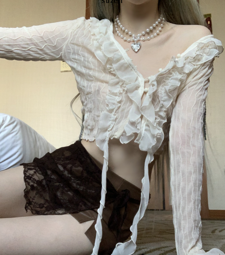 Mayou Shirring Scarf Blouse (ivory)