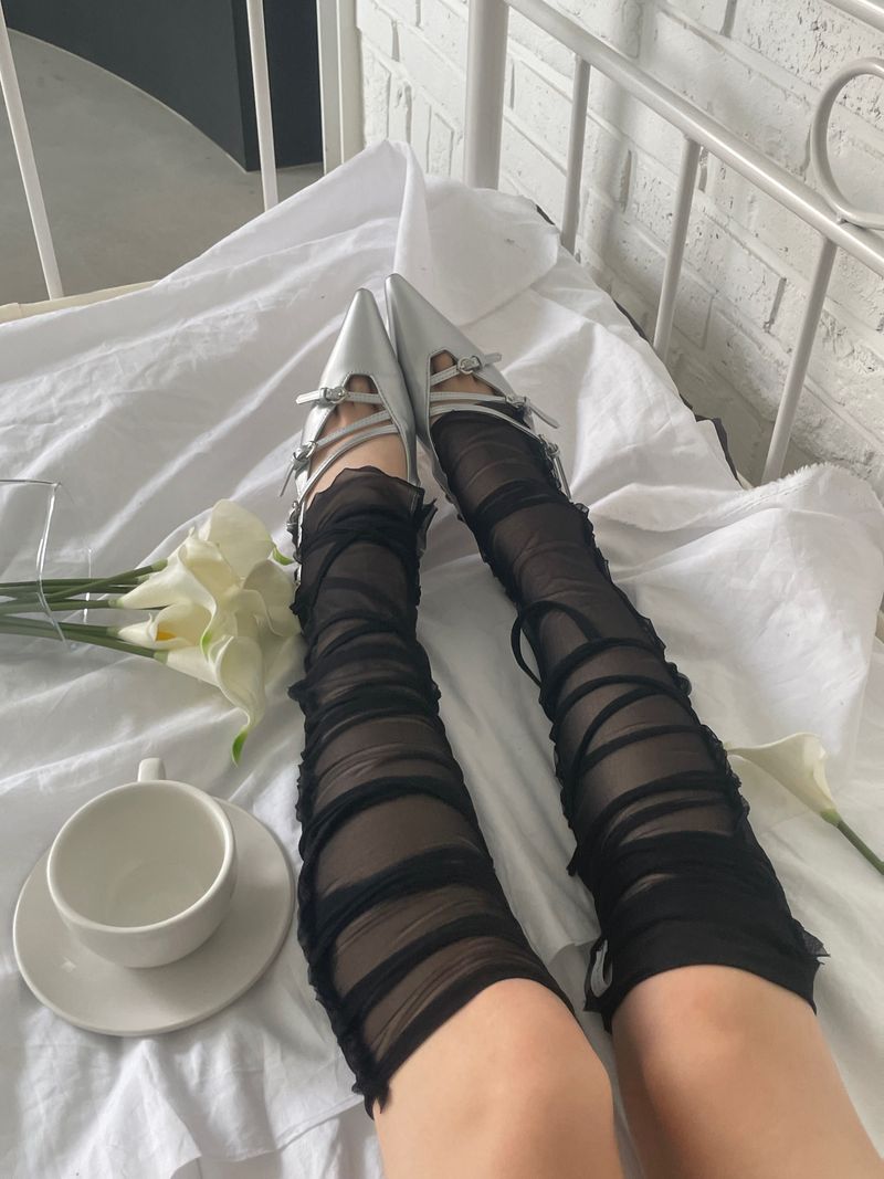 Strap mesh leg warmer