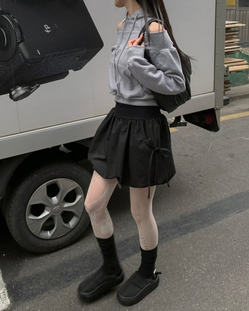 Off crop hoodie