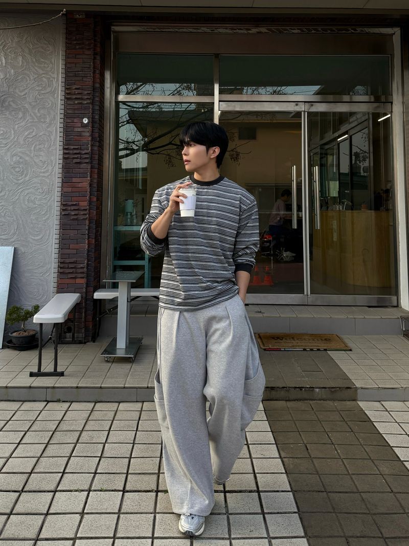 Washed long-sleeved T-shirt