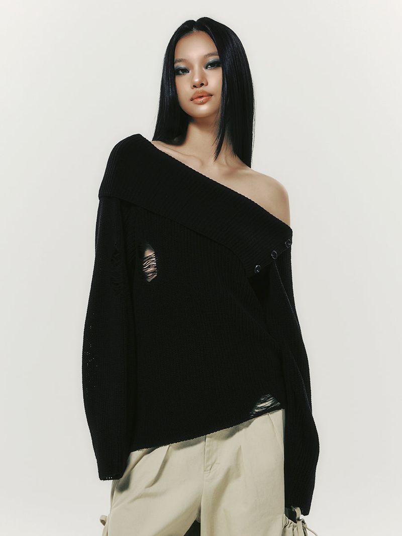 NYXX（エヌワイエックスエックス）の「DAMAGE OFF SHOULDER KNIT BLACK（Tops）」