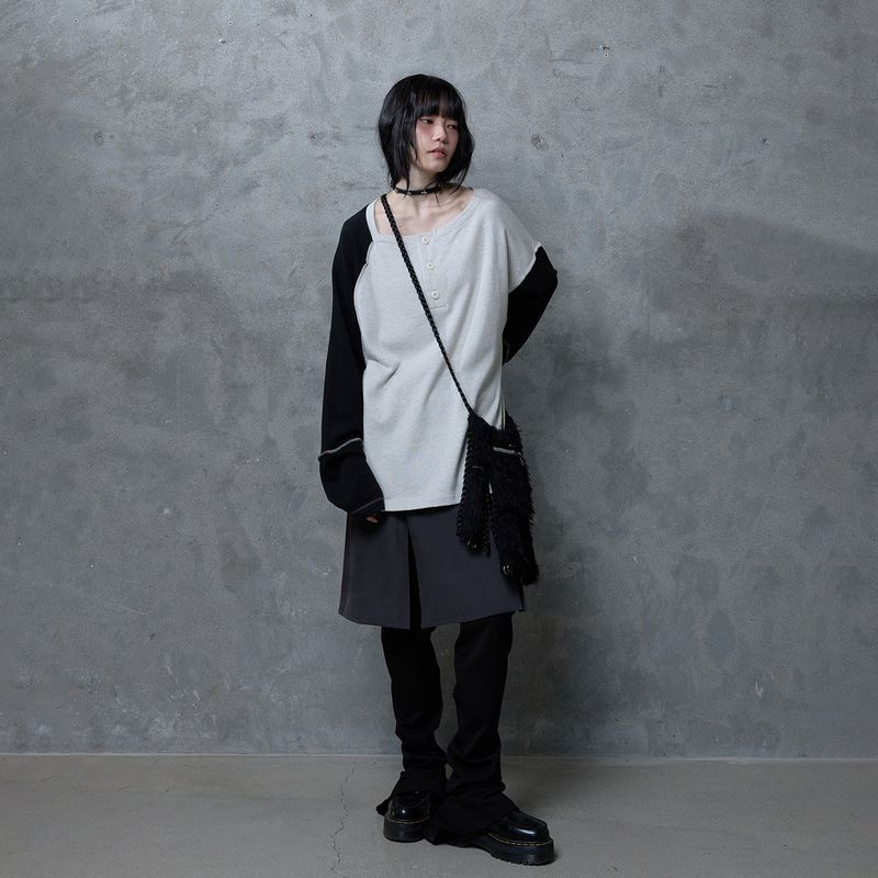 SLIP NECK BUTTON TOP