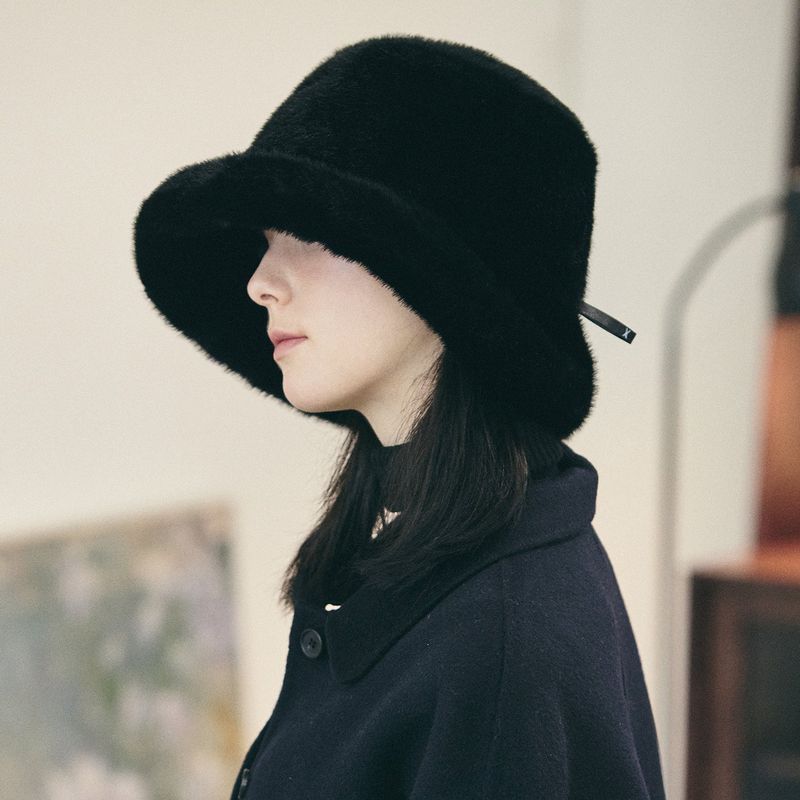 VA Long Label Fur Bucket Hat / Black