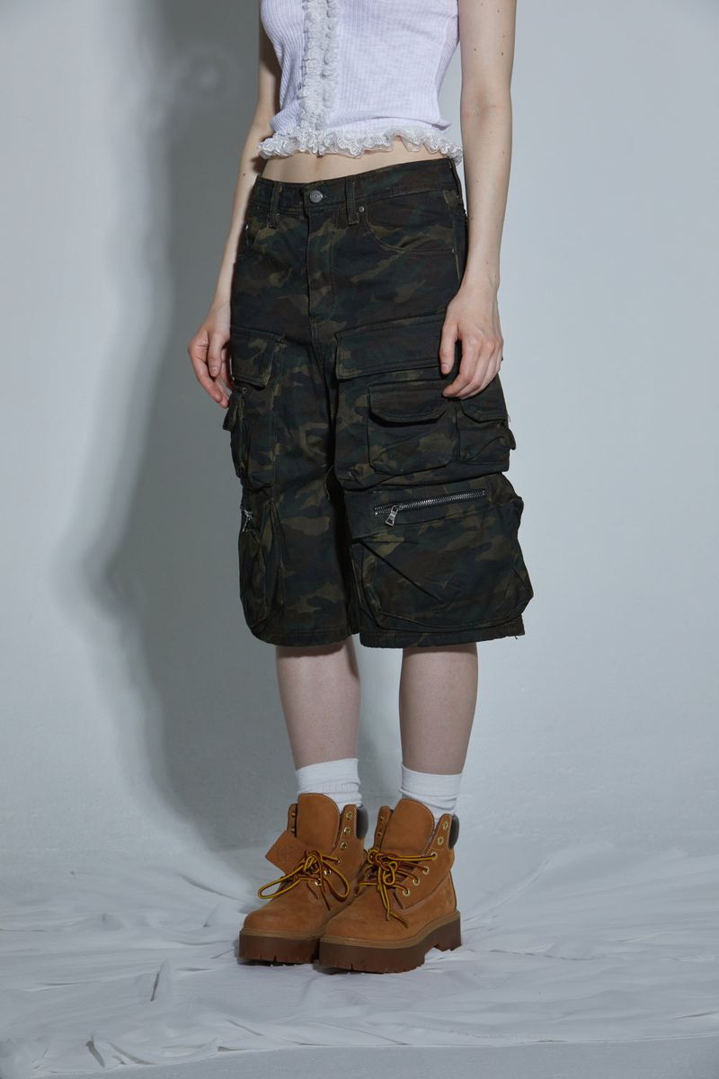 MULTI POCKET BERMUDA