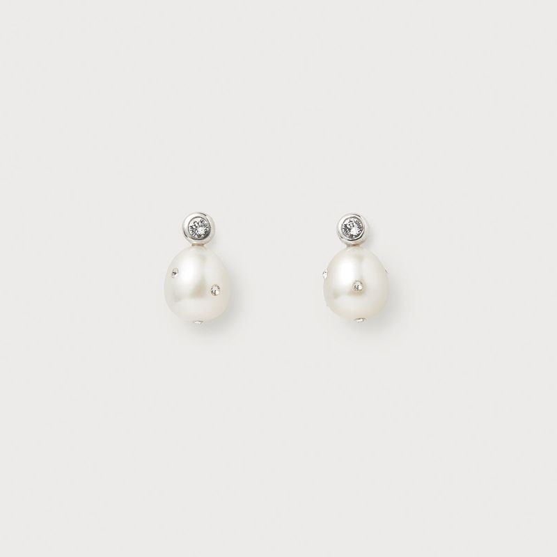 PEARLSONATE（パーソネイト）の「ボンボンピアス（アクセサリー）」