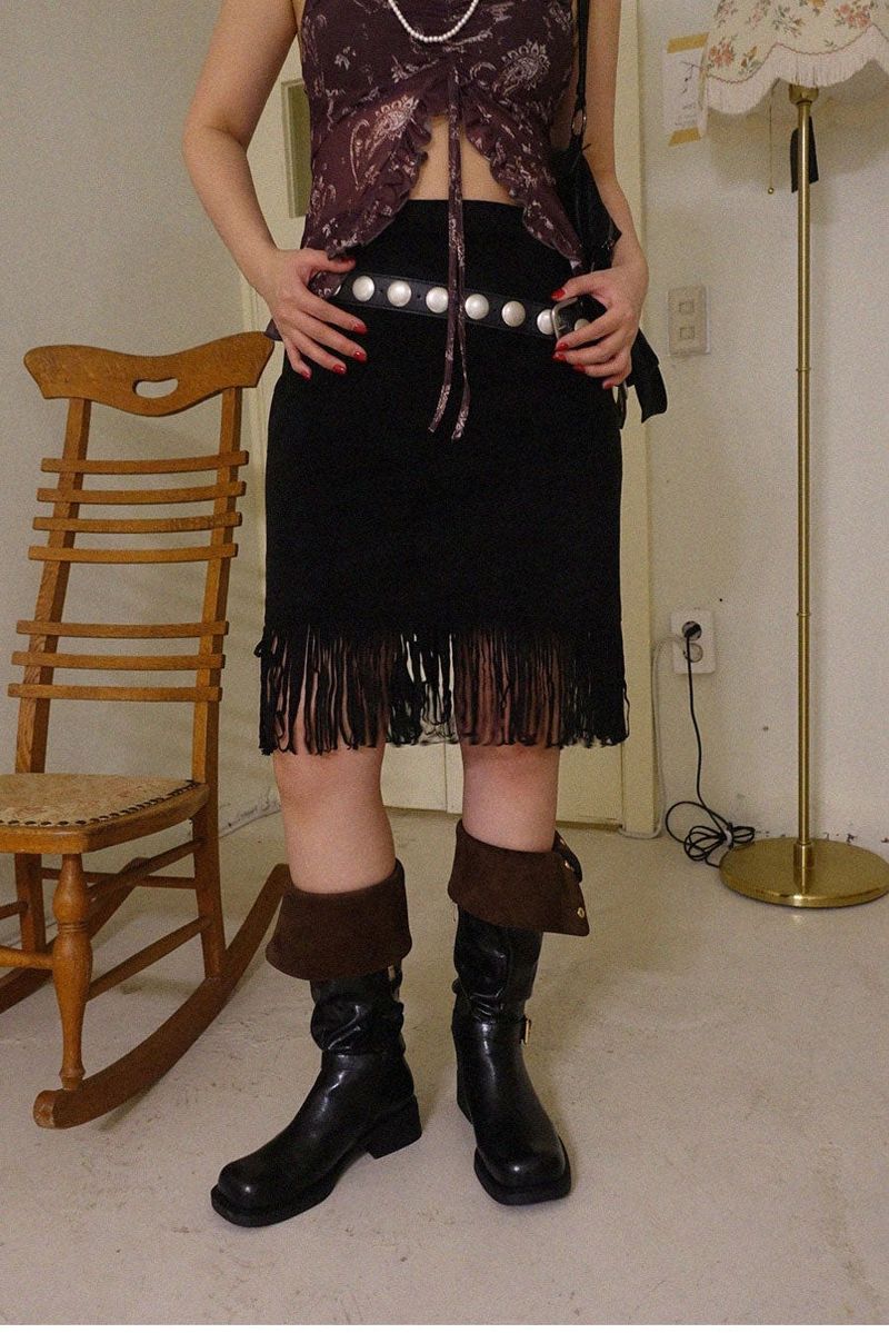 SUEDE FRINGE SKIRT IN BLACK