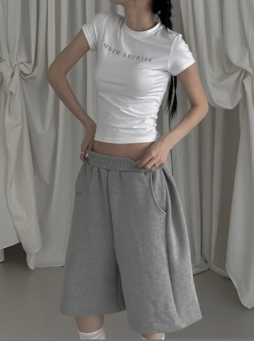 [mnem] pintuck logo bermuda shorts (gray)