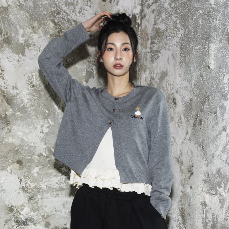 XTONZ（エクストンズ）の「WXK013 Make a Wish Three Button Knit Cardigan (GRAY)（Tops）」