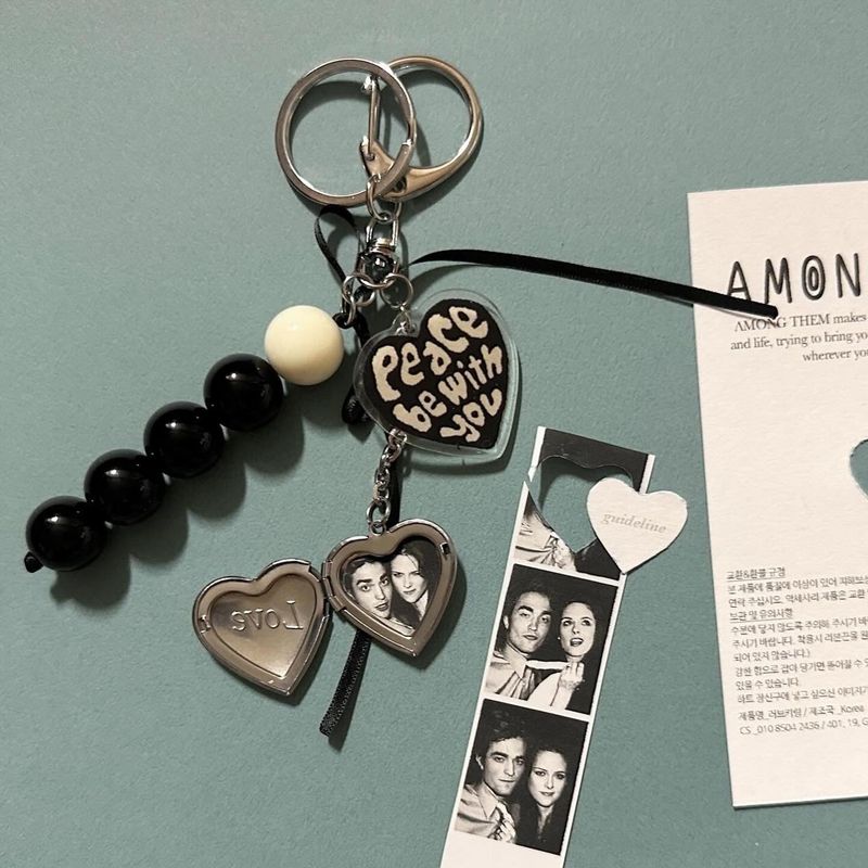 AMONGTHEM（アモンデム）の「[MADE]ラブフォトキーリング- ブラックハート（トイ/キーホルダー）」