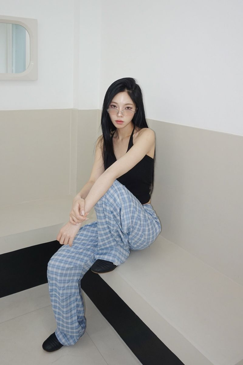 Blue checkered banding wide pants