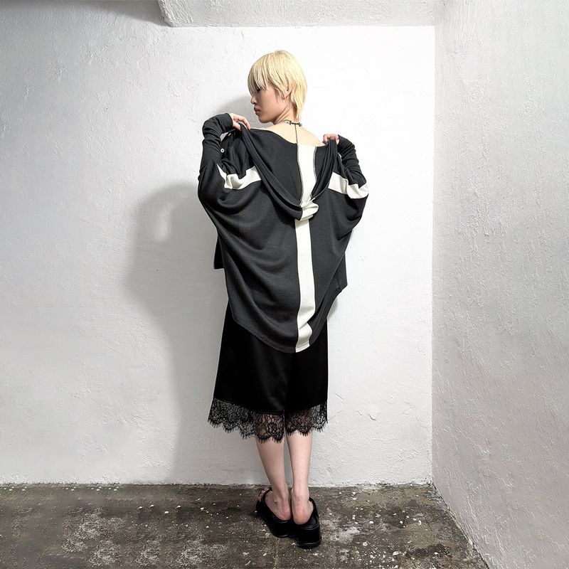 BATWING CROSS KNIT HOODIE