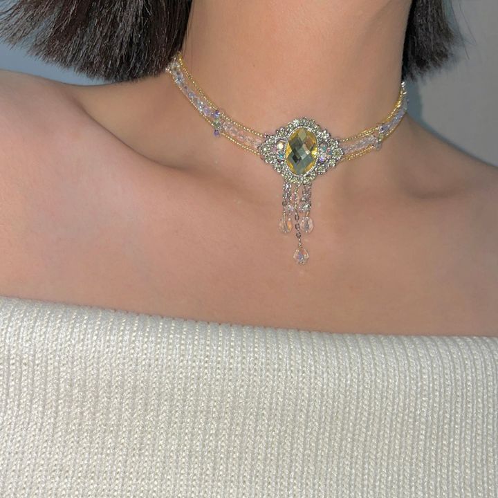 Elizabeth yellow gold choker