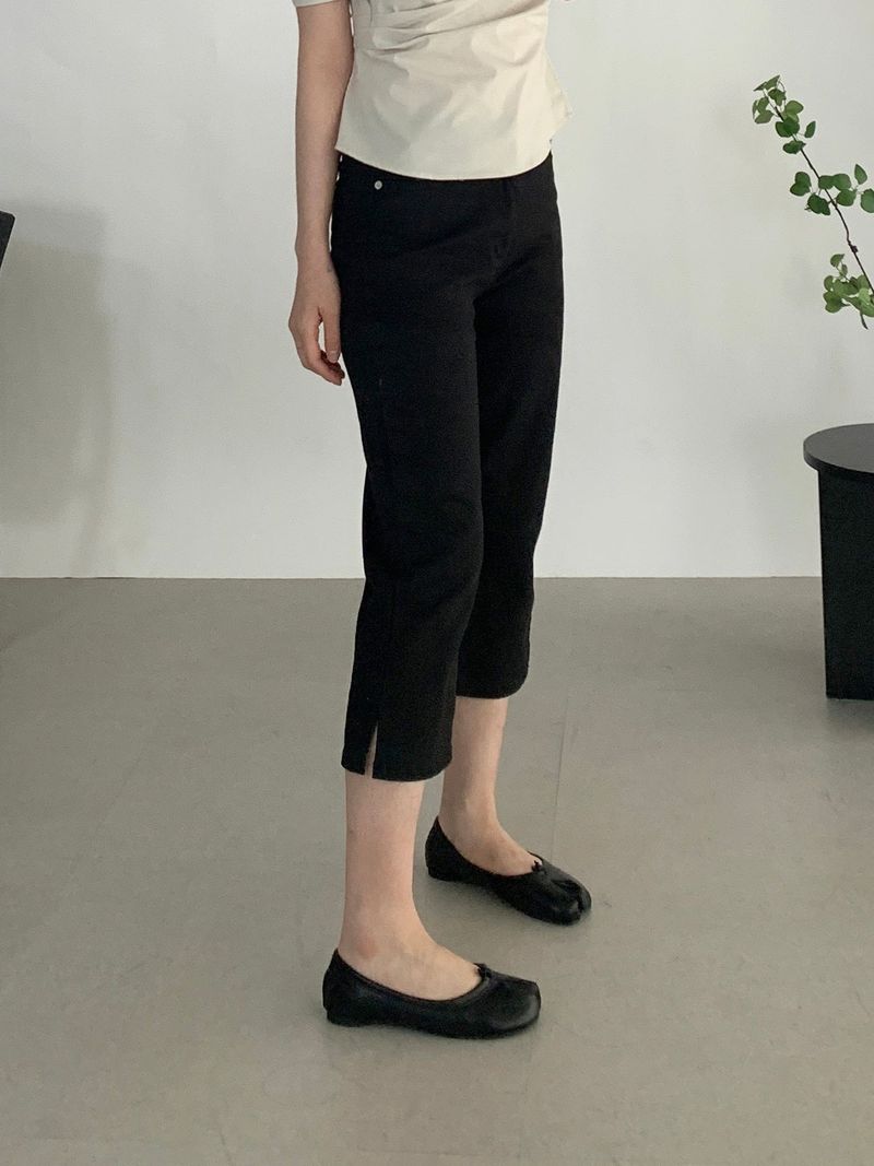 Yuk 8-length Capri Pants