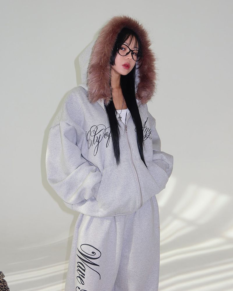 AKI lettering hoodie zip-up