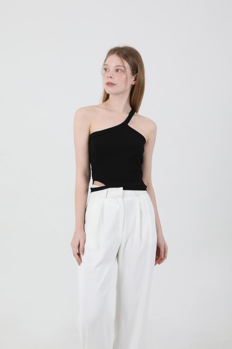 cattline（カトリーヌ）の「Unbalance Halter Neck Slit Sleeveless Black（Tops）」