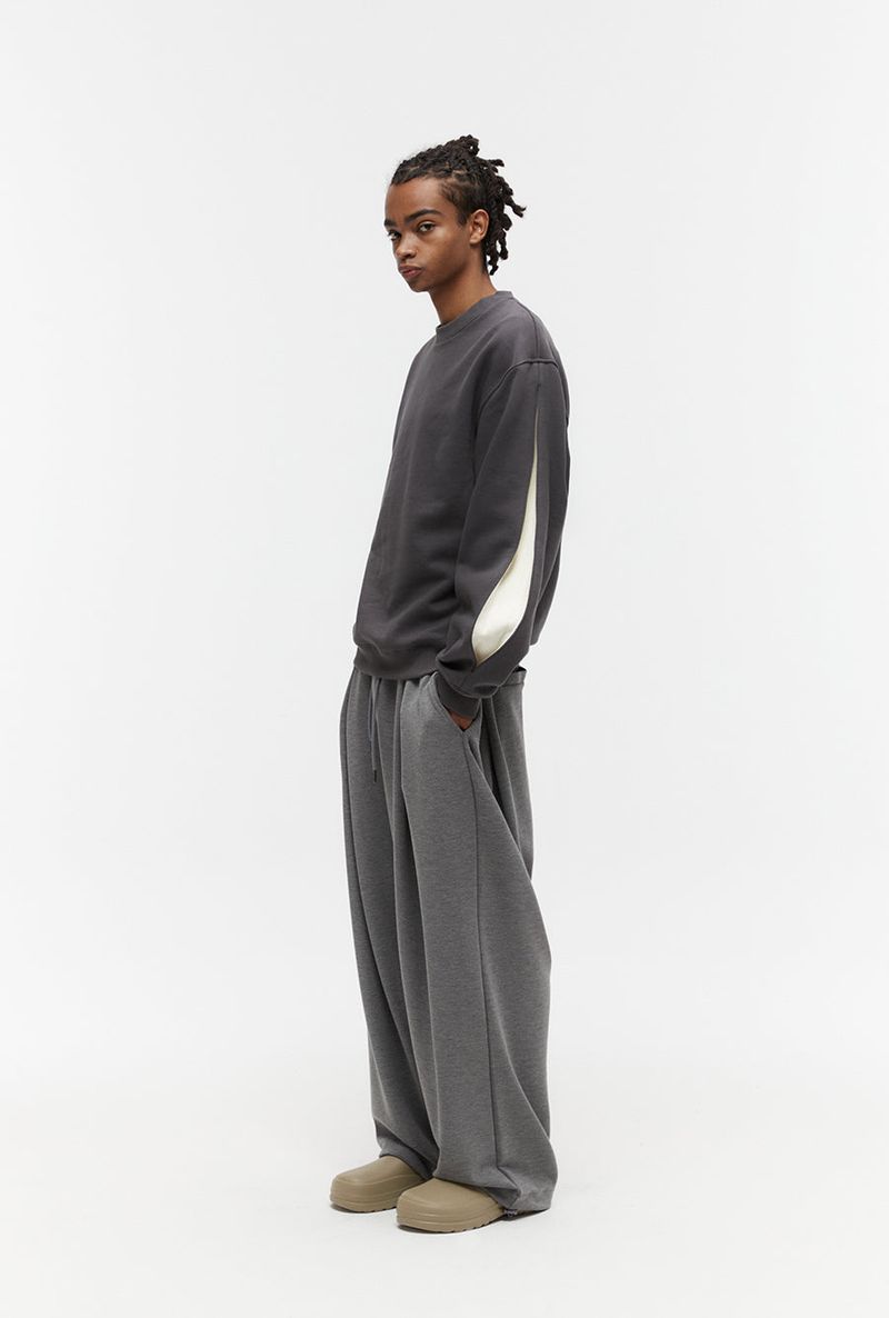 deep four tuck flow banding pants charcoal grey