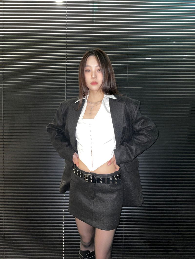 [UNISEX] two line eyelet belt (Black)