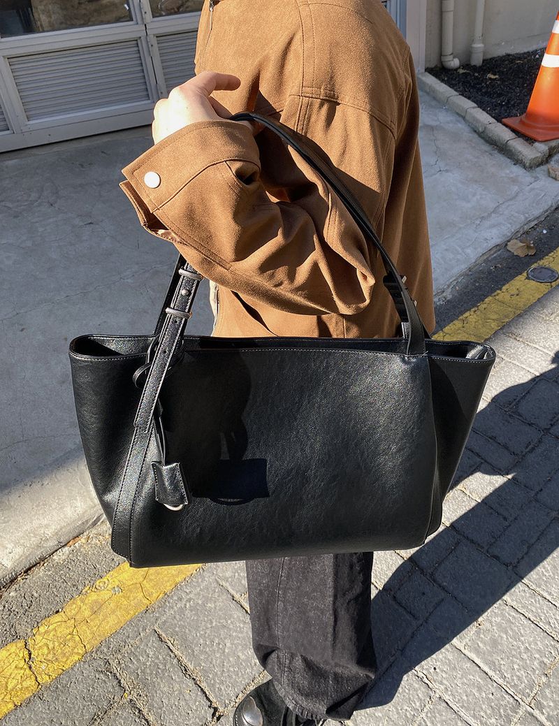 No.1107 leather tote shoulder bag