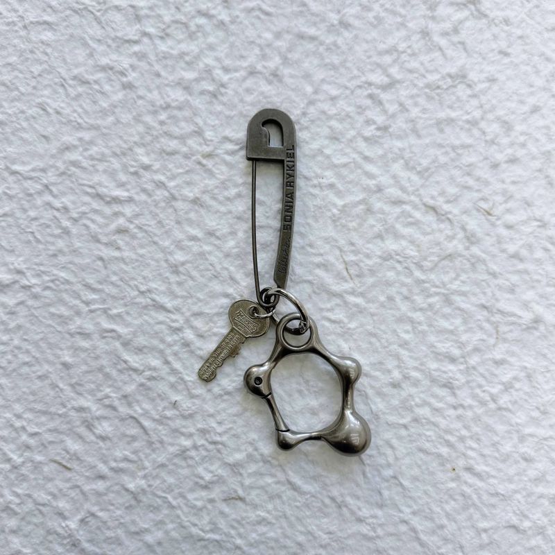 FADE MEET（フェードミート）の「Metal Frame Key Clip（Others）」