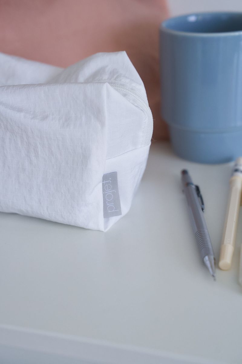 puff pouch (white_nylon)