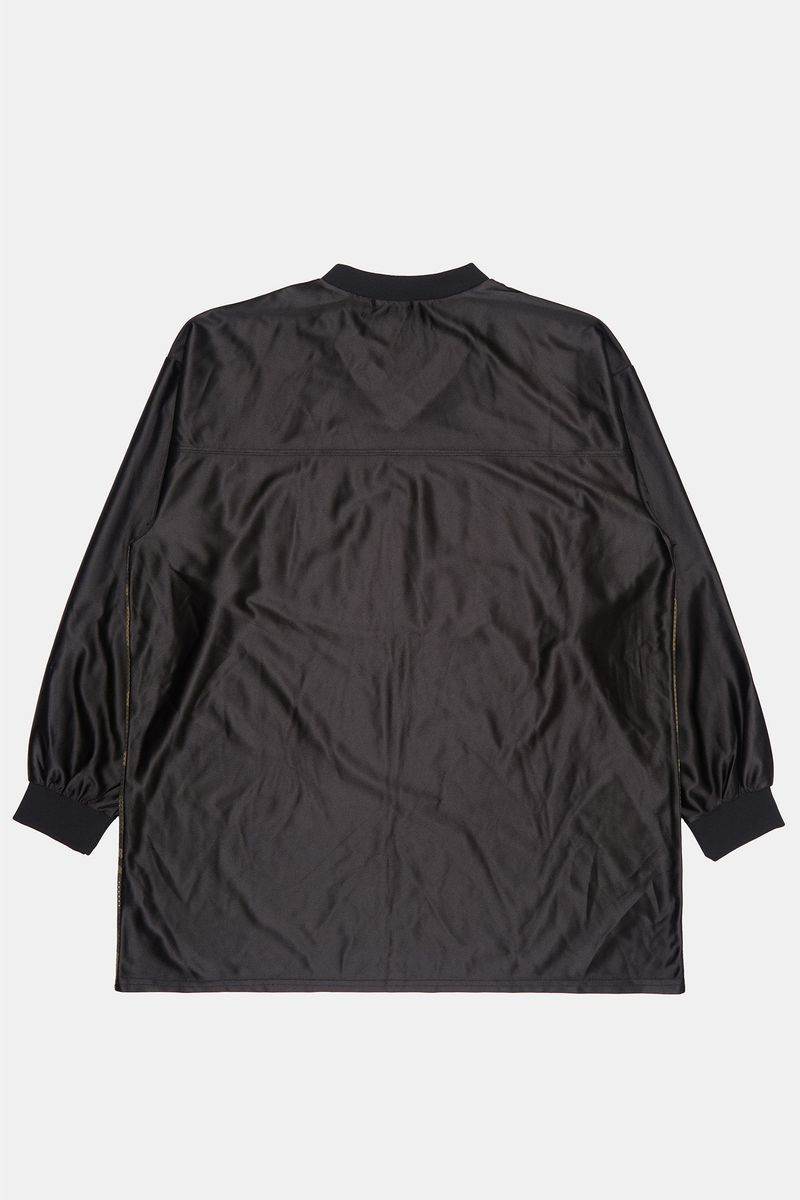 Haifa camo V-neck over T-shirt