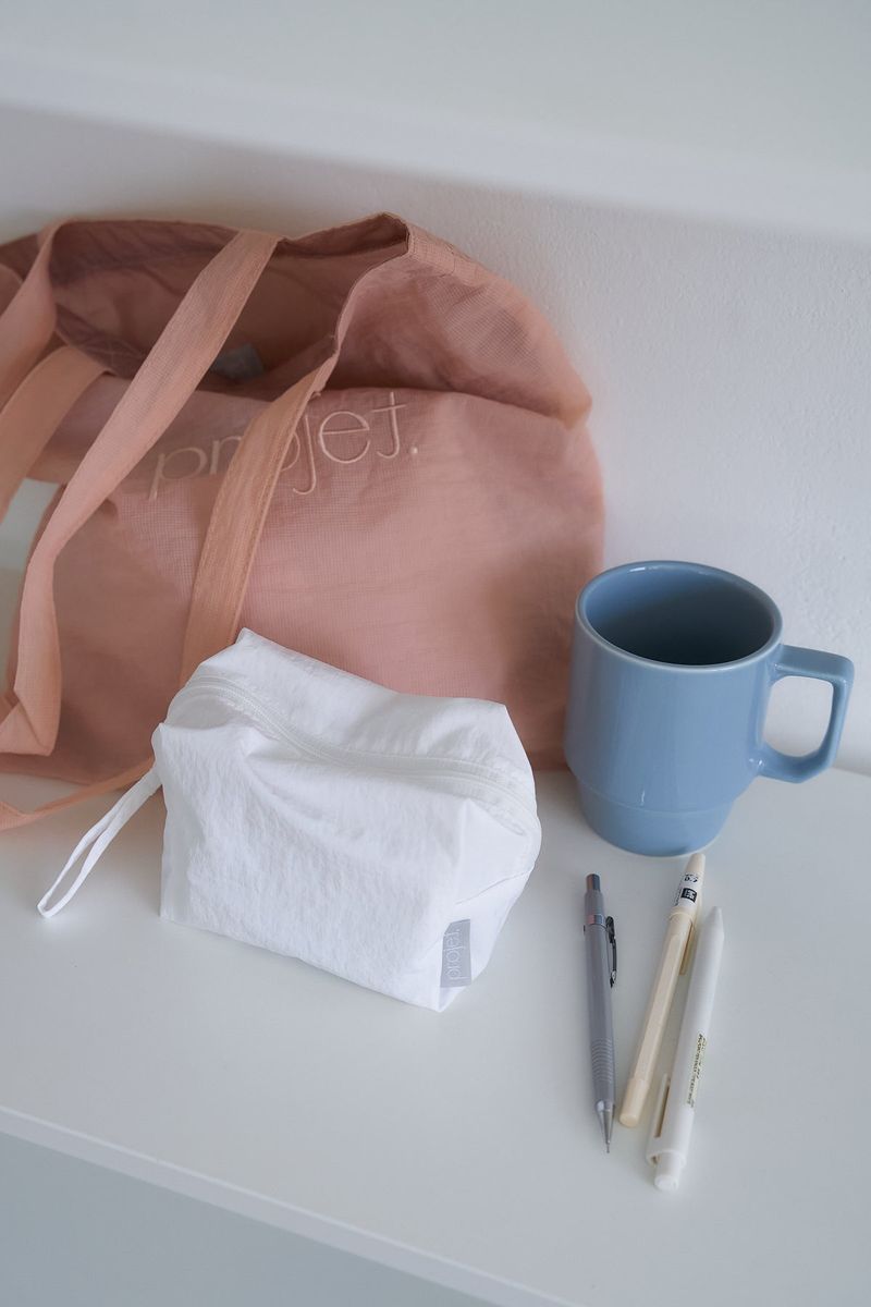 puff pouch (white_nylon)
