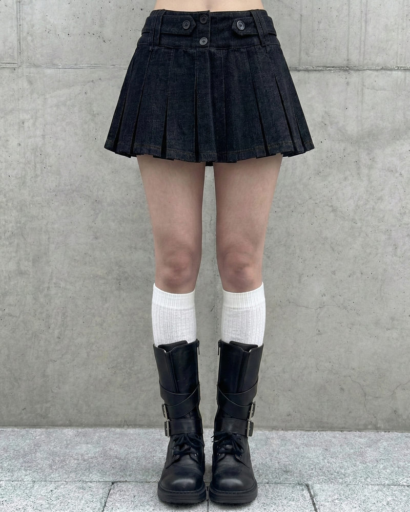 Wool pleated skirt