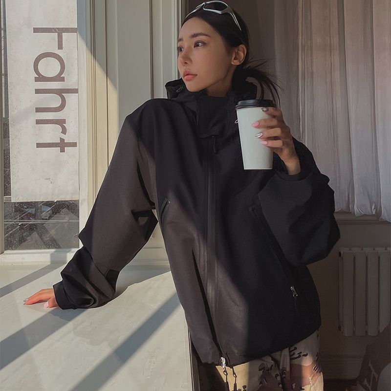 ULAN（ユレン）の「(UNISEX) ハイネックフードウィンドジャケット（Jackets/Outerwear）」