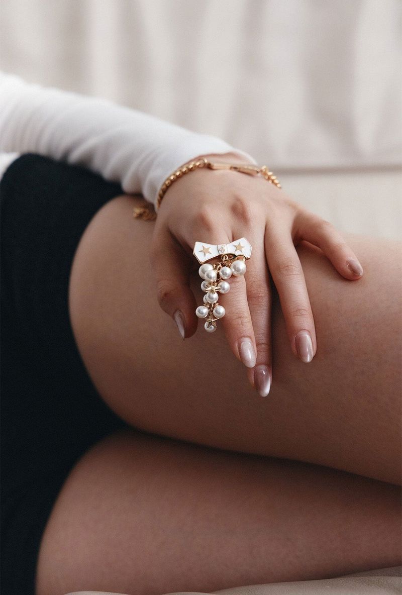 BOW&GRAPE RING (CREAM)