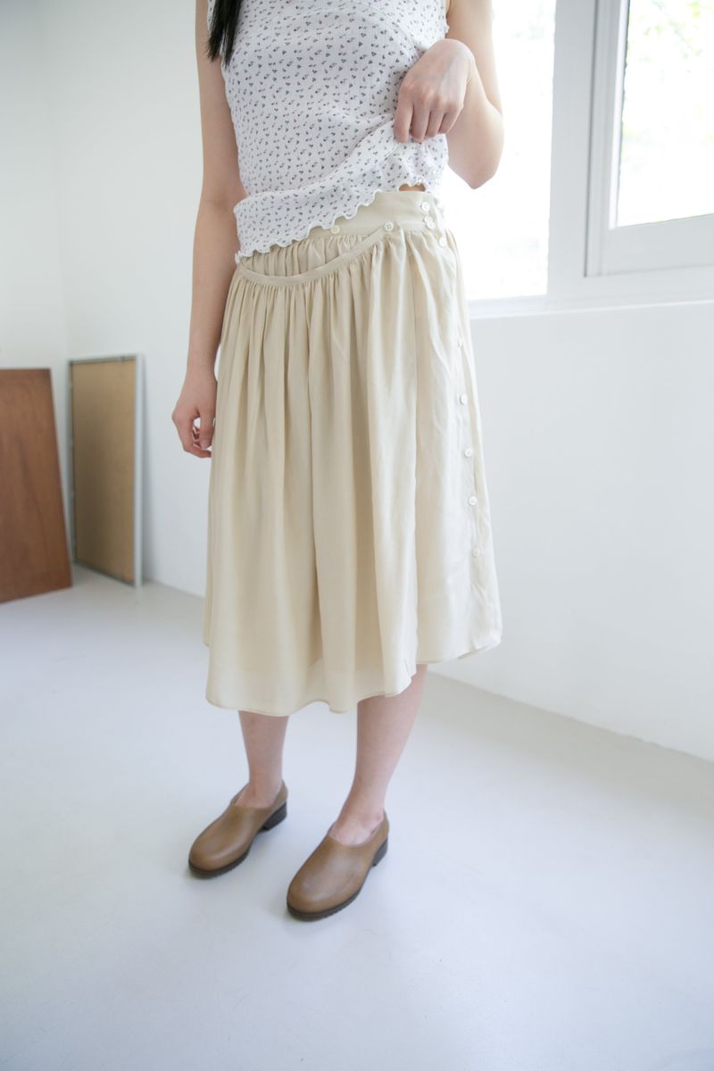 button layered flare midi skirt(2colors)
