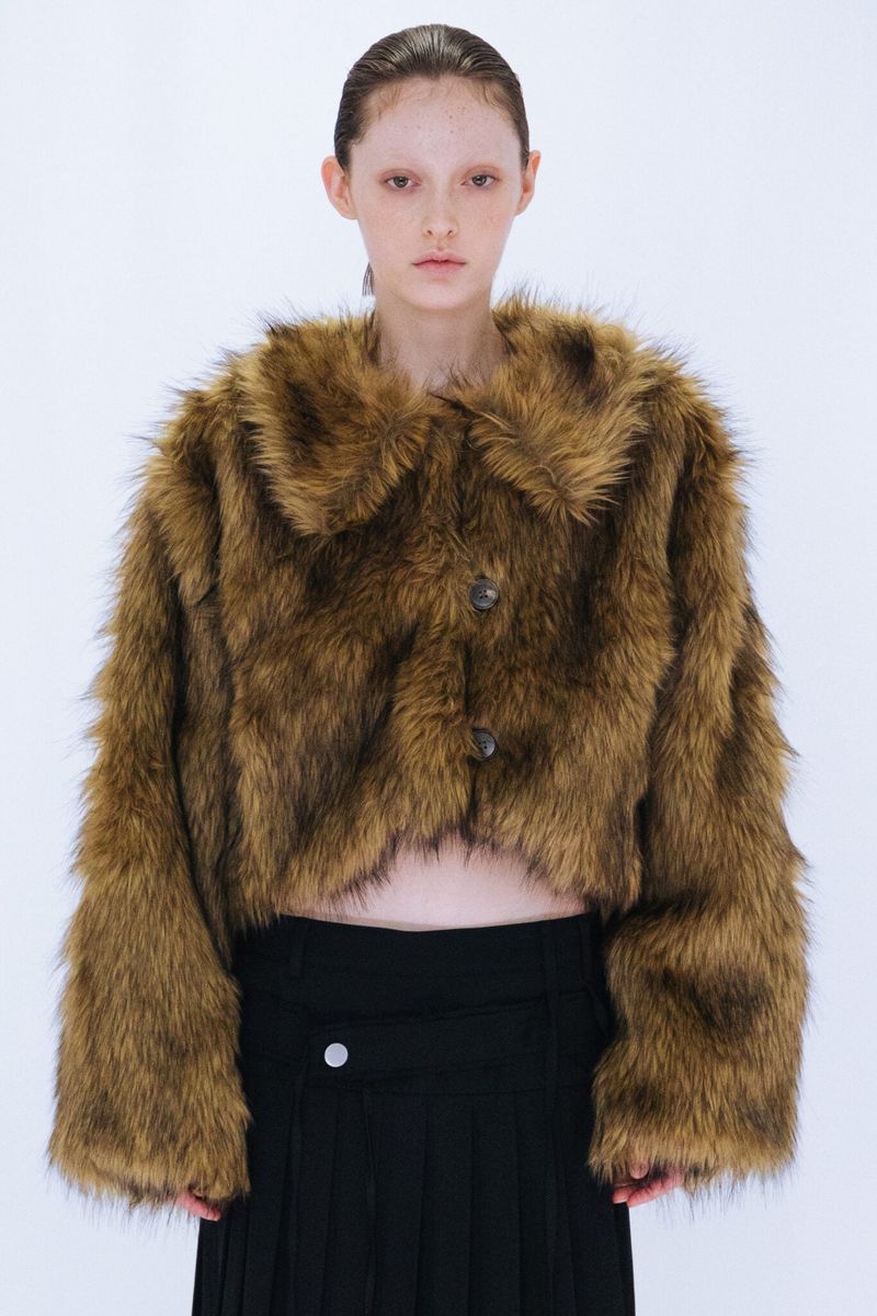 VIAVANDA（ヴィアヴァンダ）の「FAKE FUR SHORT JACKET（Jackets/Outerwear）」