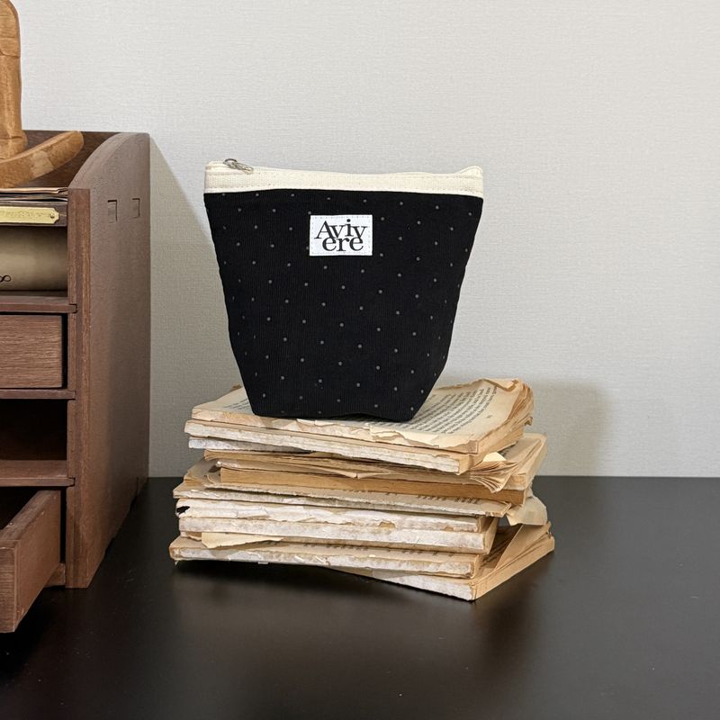 Avivere（アビベール）の「classic pouch_corduroy dot black（Miscellaneous Goods/Stationery）」