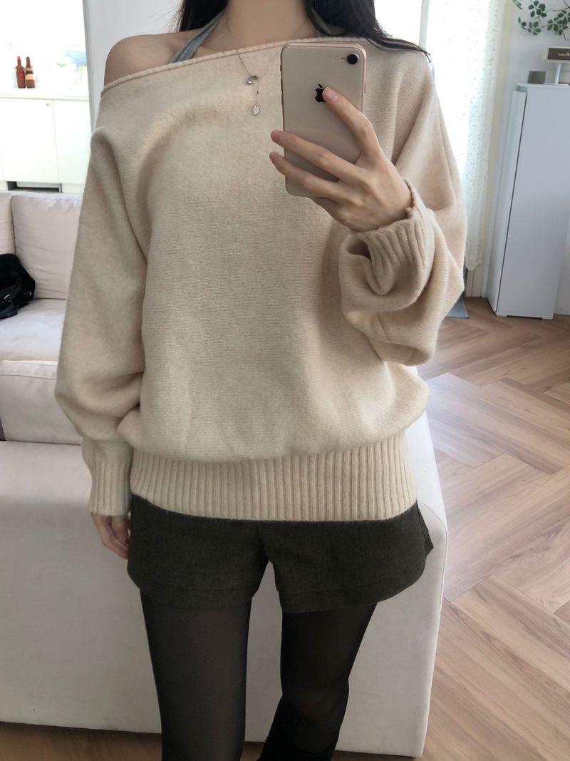 Kitten（キッテン）の「セントオフショルダーニットウェア(3 colors)（トップス）」