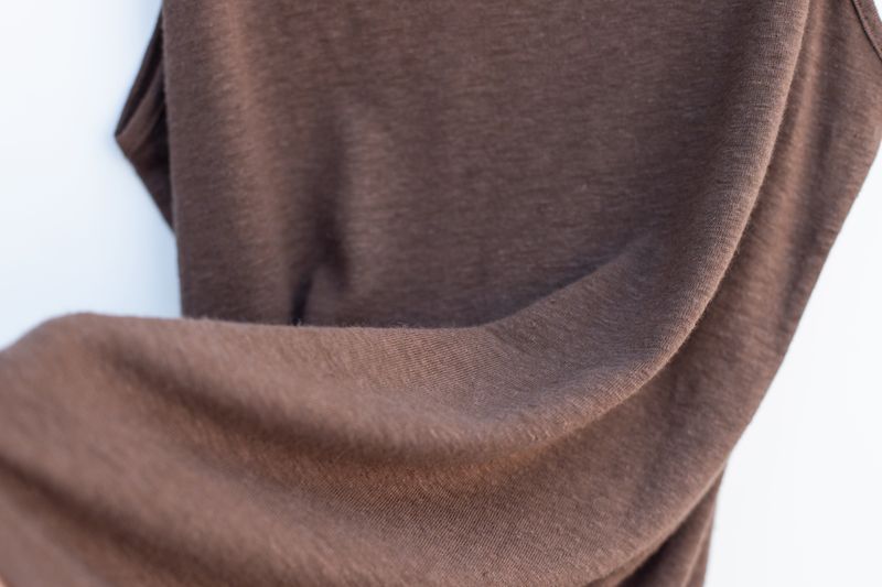 Linen V-neck sleeveless (Brown)
