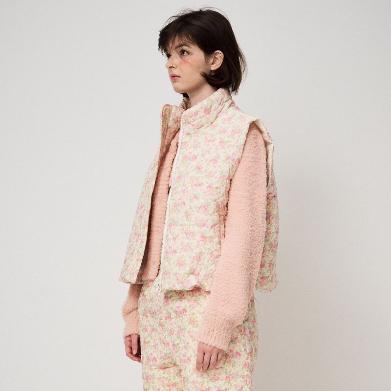 FLORAL PEDDING VEST, CREAM