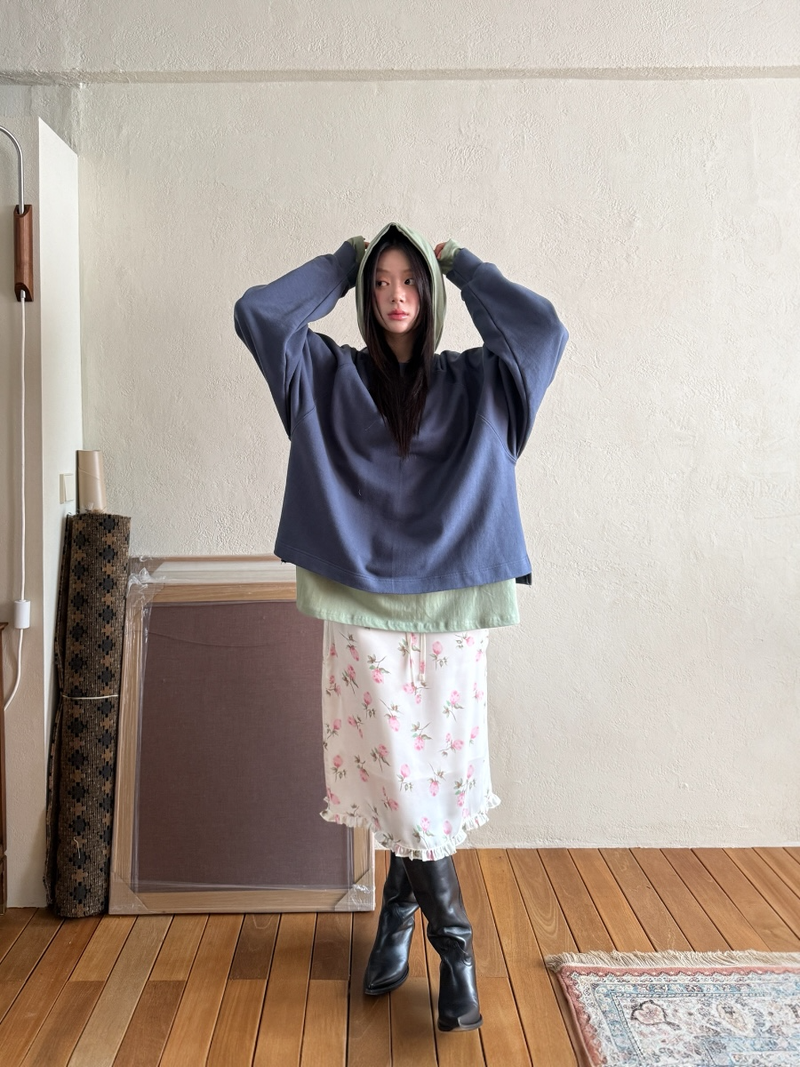boxy raglan crop sweatshirt 