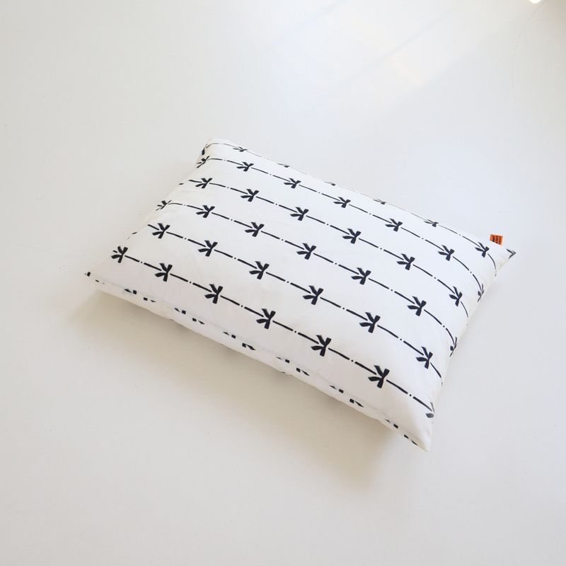 MONT SAINT DE RAINT(モンセンドラン)の「Ribbons pillow case(Smartphone Accessories)」