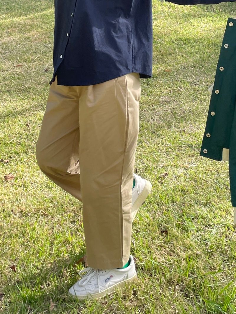 Round baggy fit cotton pants