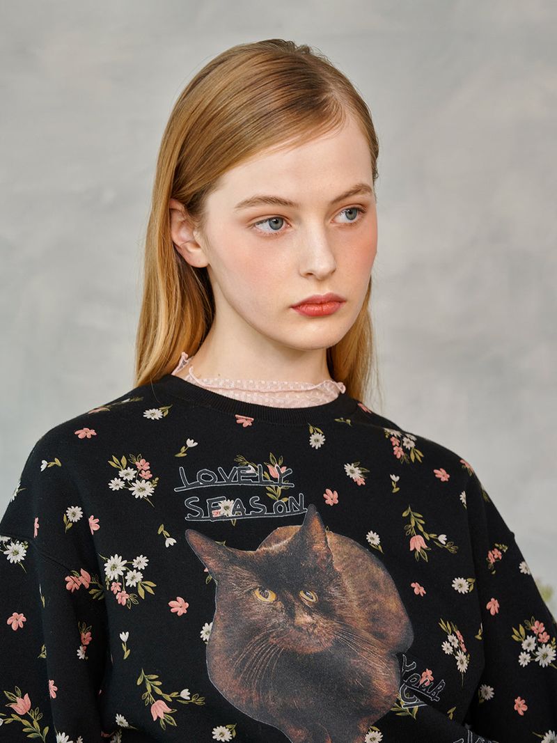 Flower Cat Lettering Sweatshirt (Black)