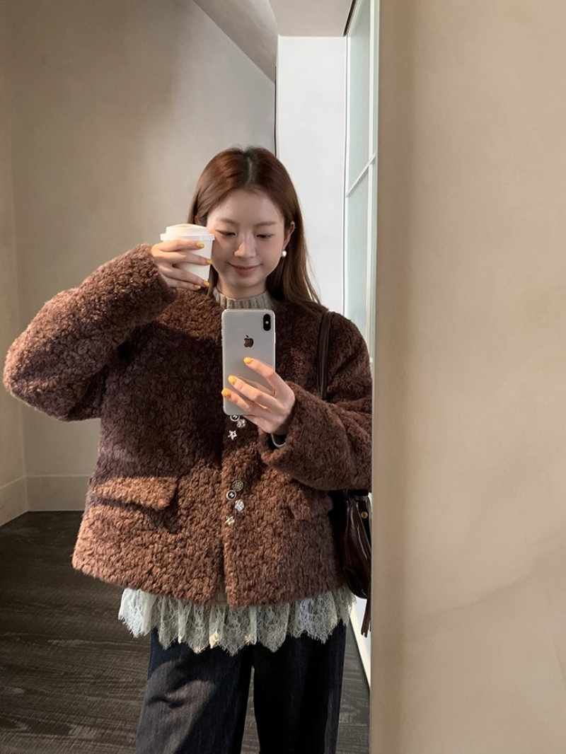 dereborujo(ドレボルゾー)の「wool no collar brown button fur jacket(Jackets/Outerwear)」