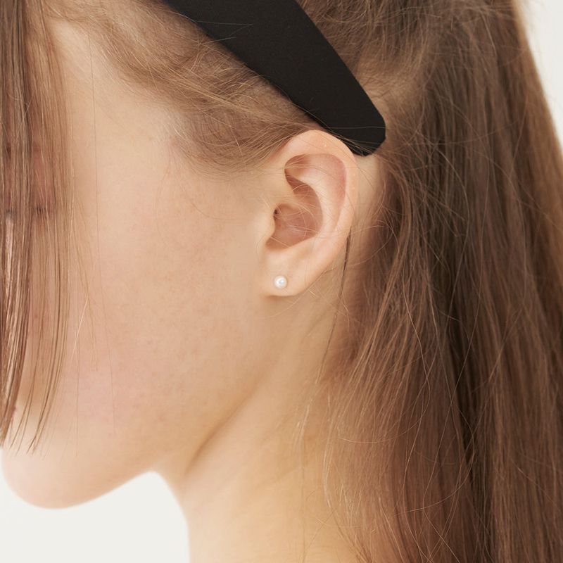 TMO BY 13MONTH(ティーエムオーバイサーティーンマンス)の「SMALL SIZE PEARL EARRING (WHITE)(Accessories)」