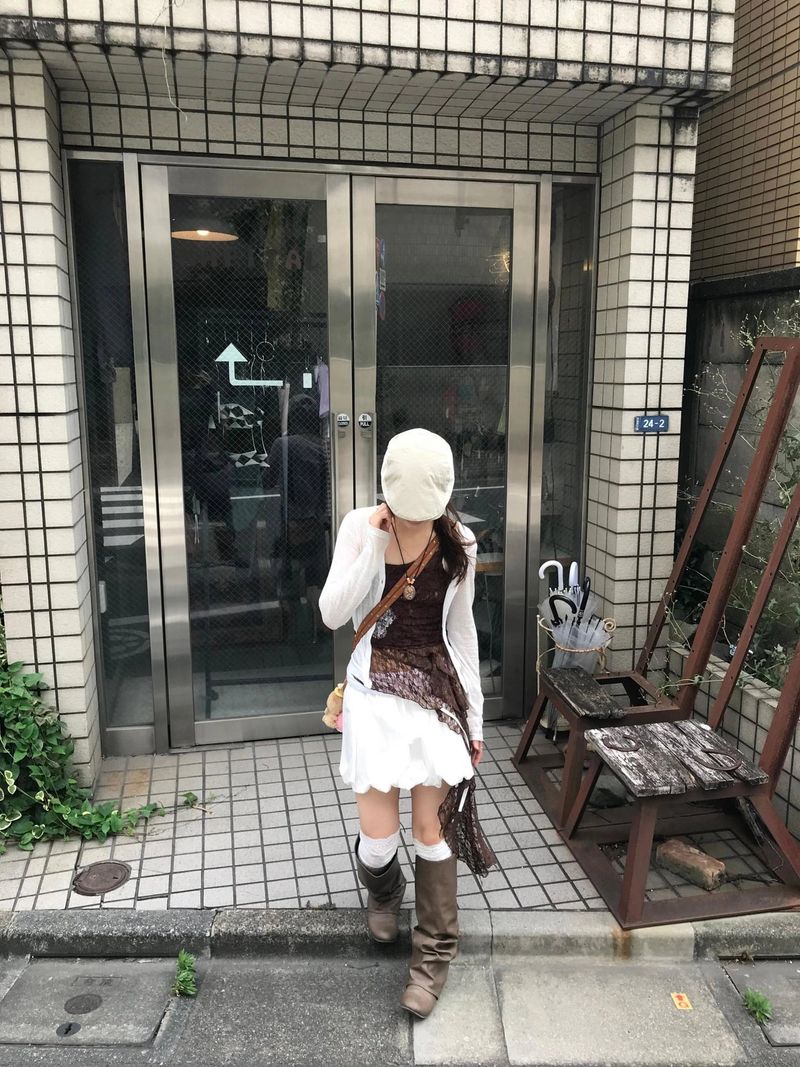 nunae layered lace sleeve