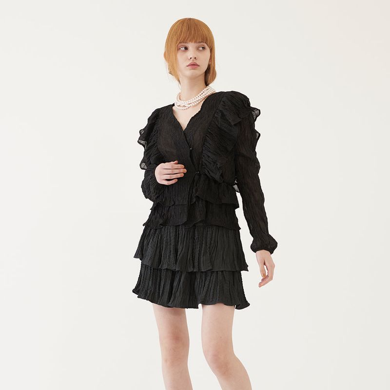 RUFFLED BLOUSE (BLACK)
