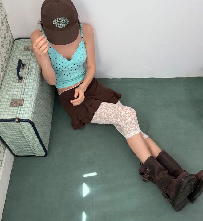 LACE CAPRI LEGGINGS