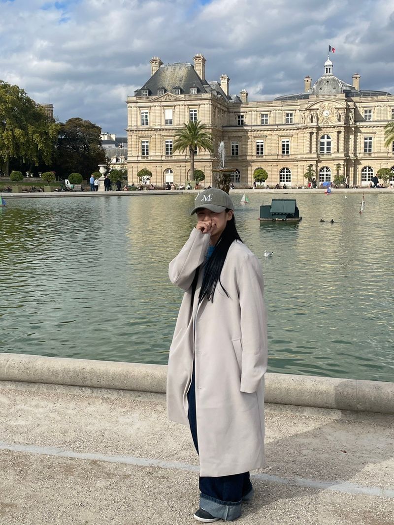 Tailored unisex single coat