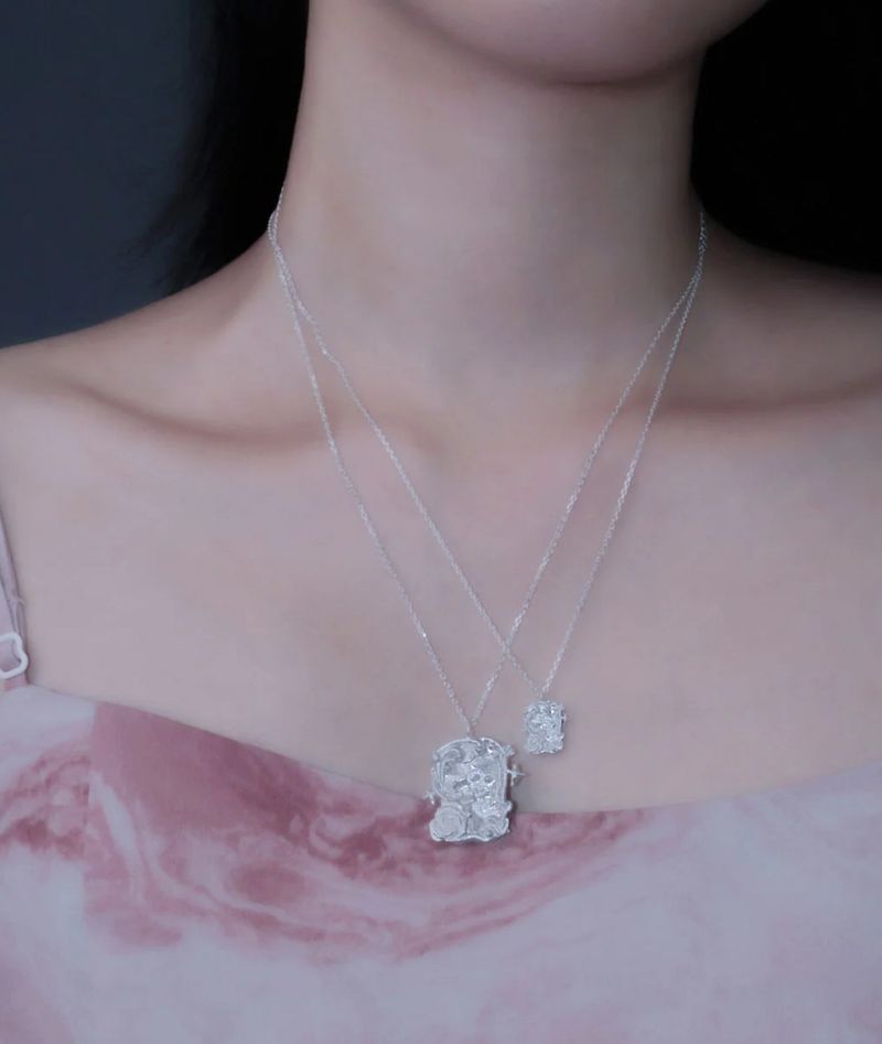 [MADE] velvet night rose necklace L size