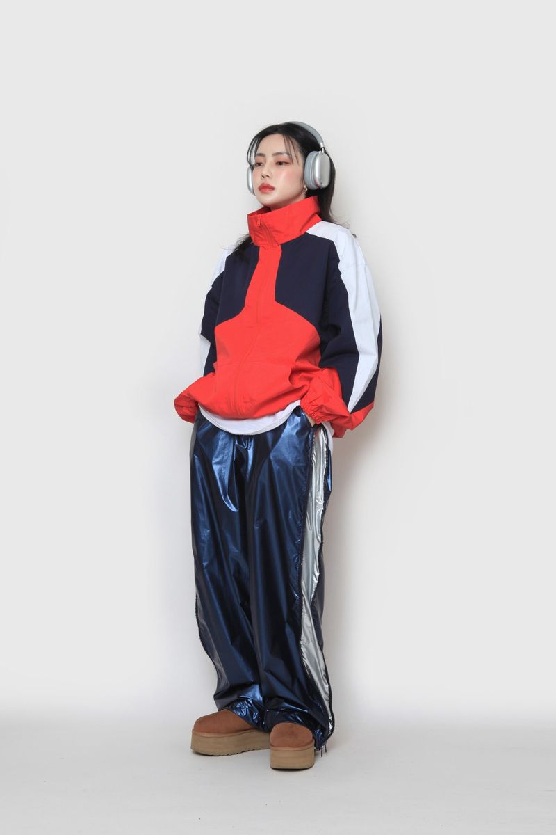 triple-colored zip-up