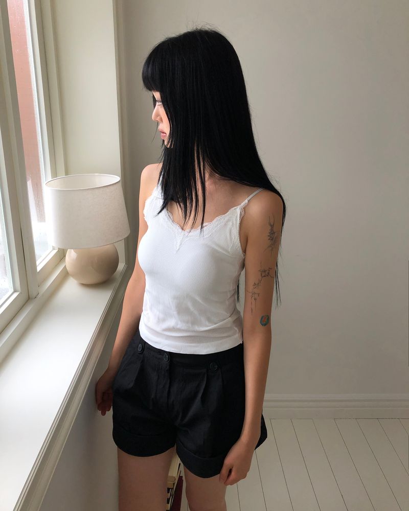 Metil Lace Cap Sleeveless Top